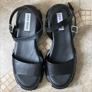 (W8.5) Steve Madden Black Chunky Platform Sandals